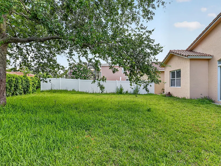 6305 Spring Lake Ter — Photo 31
