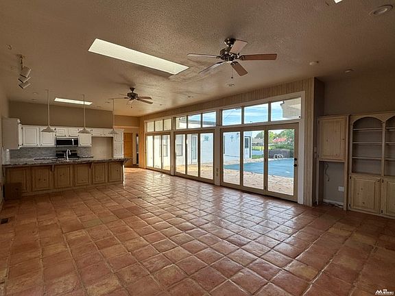 2nd image of 321 Diamondhead Dr