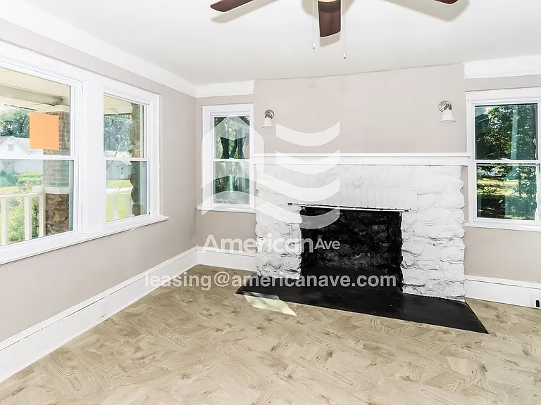 1674637_002_wm_-_living_room_13193910.jpg