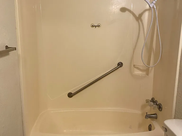 3013 Gwendolyn Ln — Photo 12