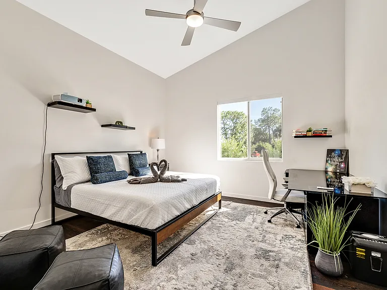 9100 San Martin Blvd NE — Photo 39