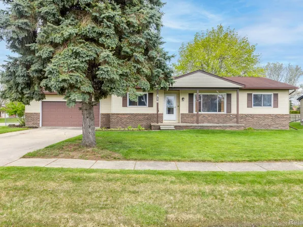 516 William G Dr, Capac, MI 48014