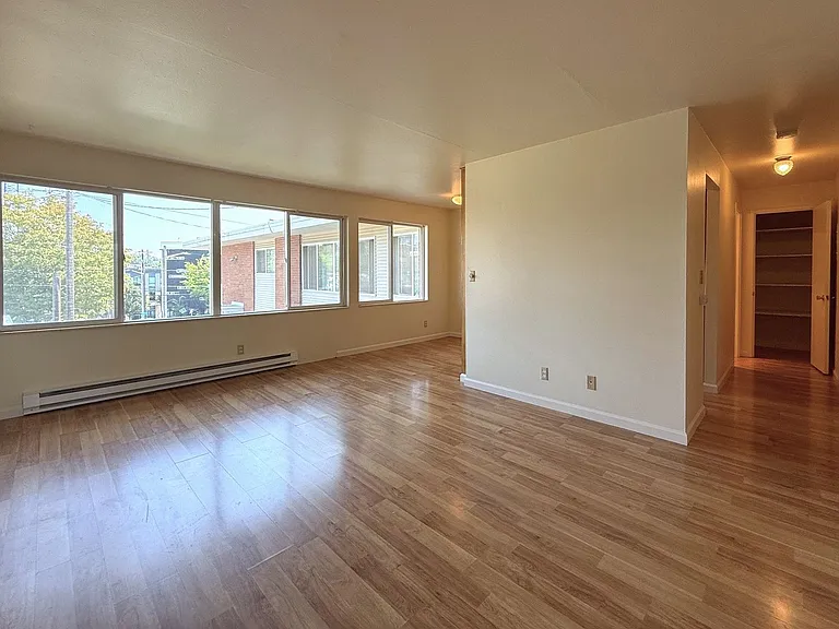 3837 Woodland Park Ave N #3831 — Photo 8