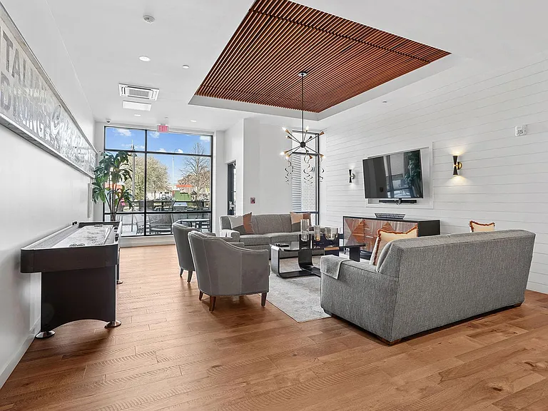 The Beverly Collection: The Block at Odell — Photo 9