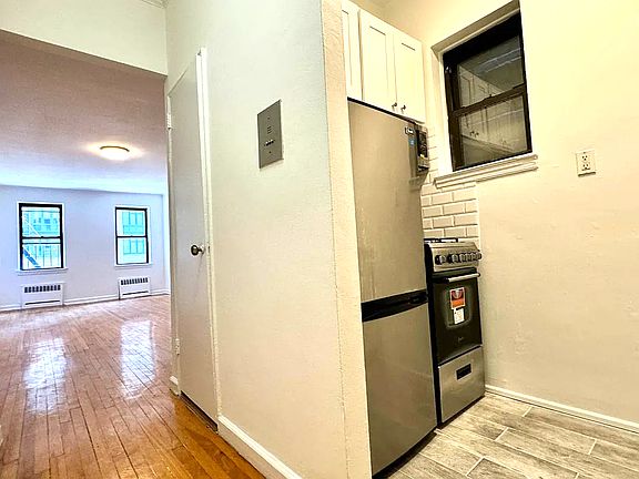 2nd image of 590 3rd Ave APT 3B