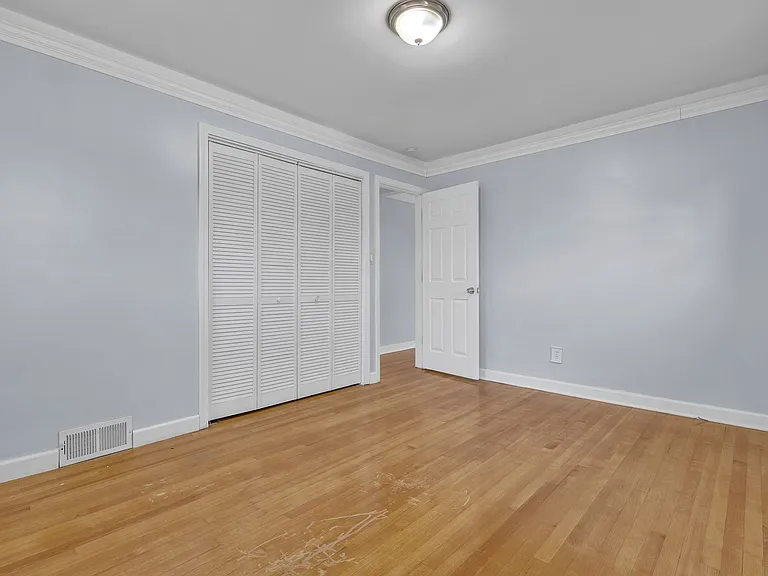 8484 Berwyn St — Photo 36