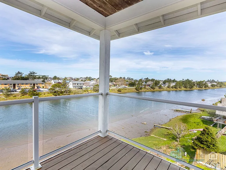 224 N Holladay Dr #201 — Photo 45