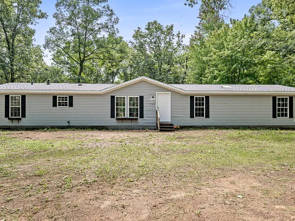 761 E White Lake Dr, Twin Lake, MI 49457