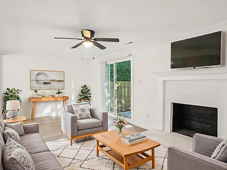 1369 Maple Shade Ln — Photo 12