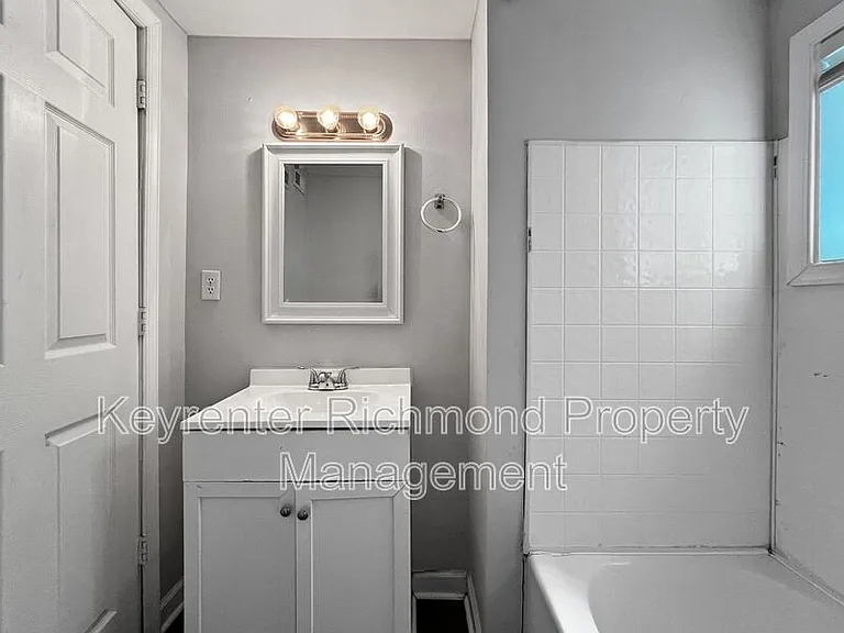 9 E 19th St — Photo 13