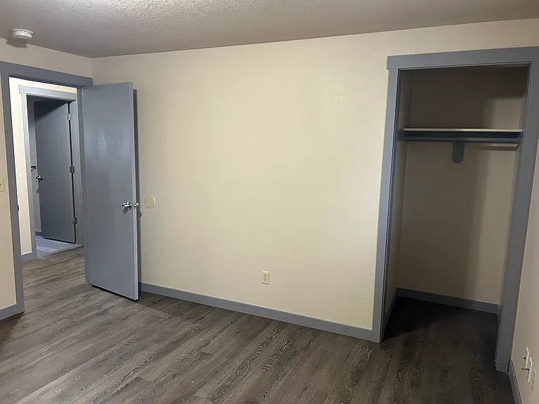 1765 Queen Ave SW — Photo 17
