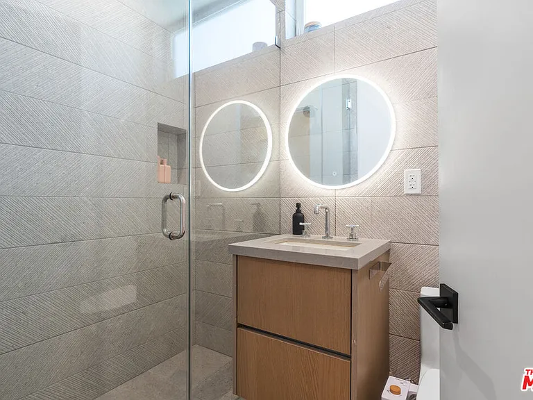 656 California Ave — Photo 24