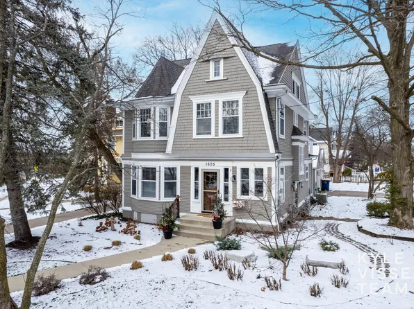 1605 Lake Dr SE, East Grand Rapids, MI 49506