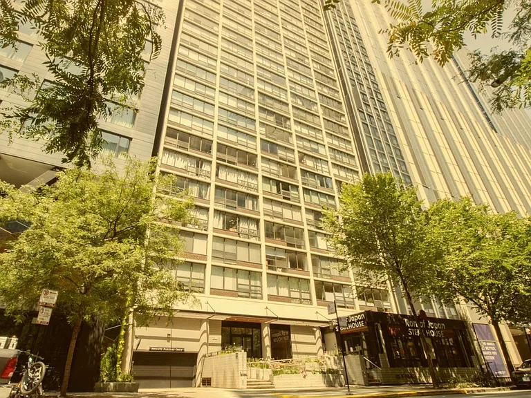 230 E Ontario St #1306 — Photo 42