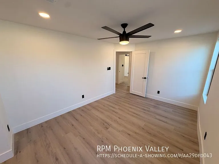 4019 E Surrey Ave — Photo 16
