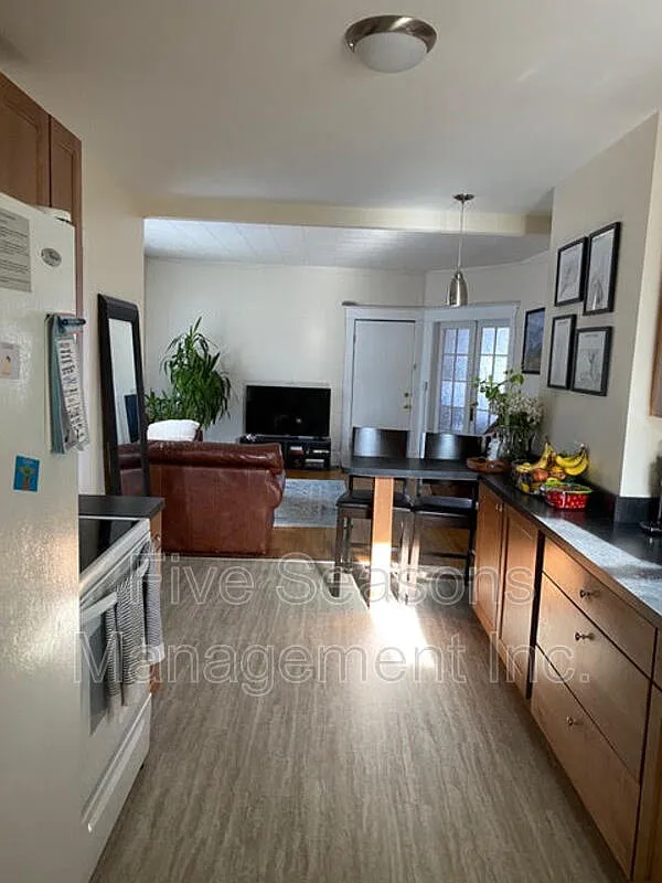 31 Hungerford Ter — Photo 4