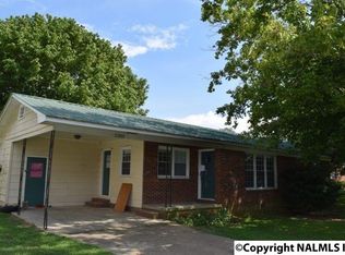 2202 E Willow St, Scottsboro, AL 35768