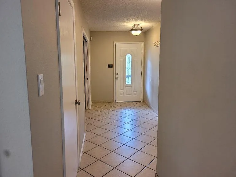 1601 N Owl Rd — Photo 16
