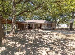 743 Oak Leaf Trl, East Tawakoni, TX 75472