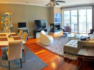825 N Hudson Ave, Chicago, IL 60610