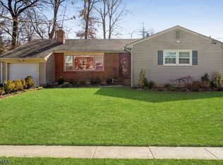 16 Canterbury Dr, Scotch Plains Twp., NJ 07076