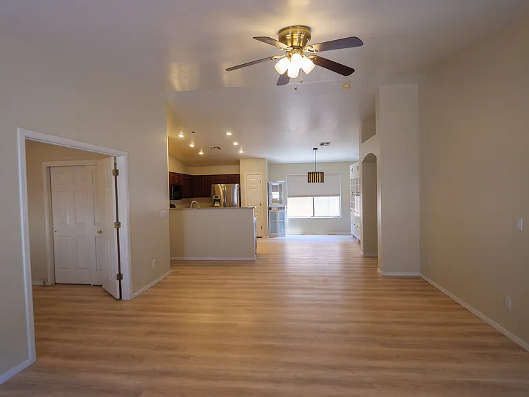 4926 N Sabino Gulch Ct — Photo 3
