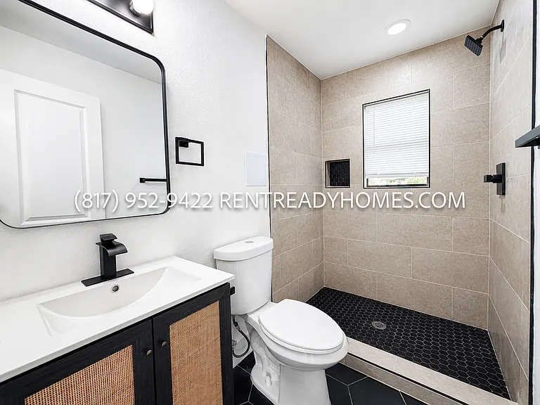 1510 W Jefferson Blvd #208 — Photo 7