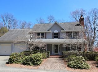 4 Walnut Valley Rd, Columbia, NJ 07832