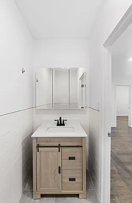 Rented by Mossanen Group | media 40