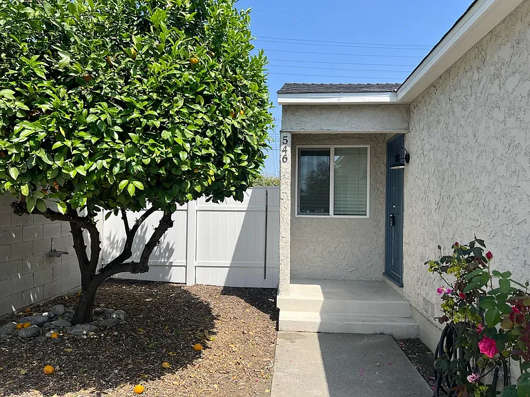 546 N Barbara Ave — Photo 1