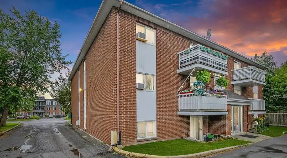 1st image of 2459 Cleroux Cres #4