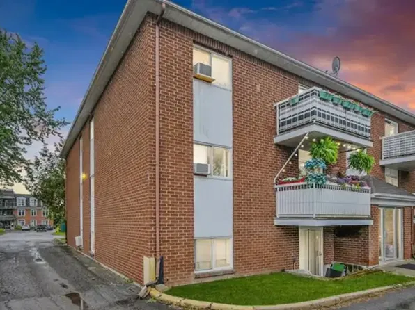 2459 Cleroux Cres #5, Ottawa, ON K1W 1A1