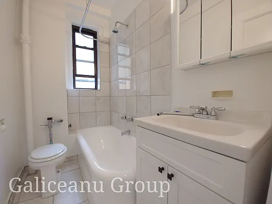 Rented by Lexington Real Estate Group | media 26