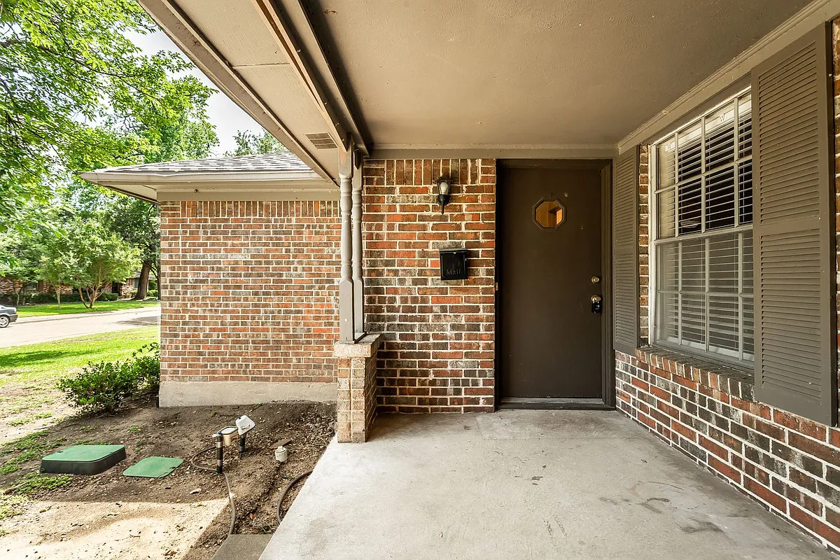 Building Photo - 7546 Brentcove Cir