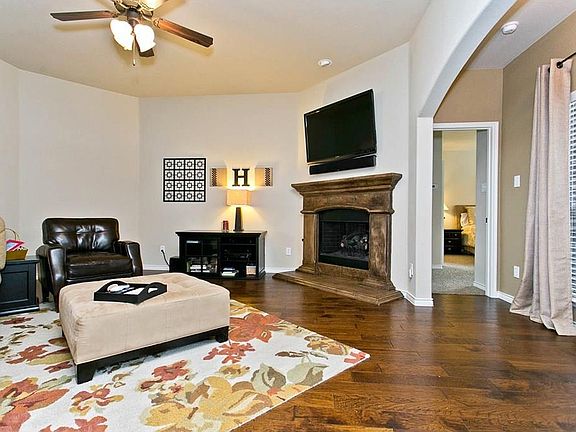 5th image of 11500 Geranium Dr