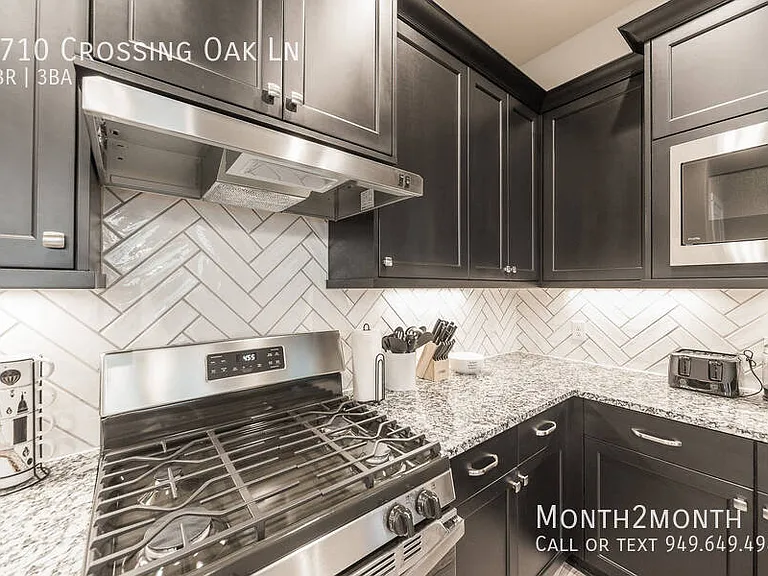 8710 Crossing Oak Ln — Photo 7