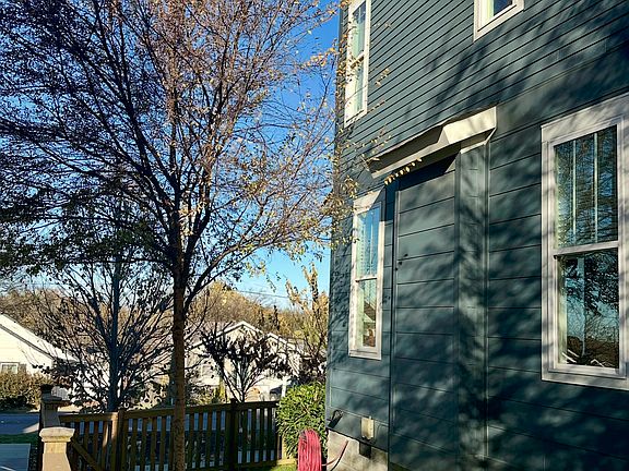 4th image of 5831 Leslie Ave