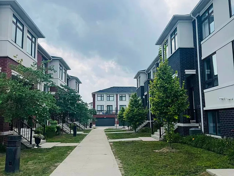 23 James Noble Ln — Photo 1
