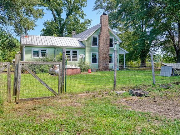 4th image of 200 Lowe Ln