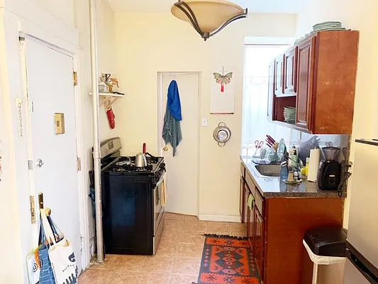 Rented by Empire Valley | media 27