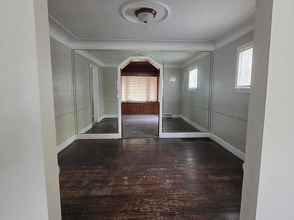 3rd image of 16177 Tracey St