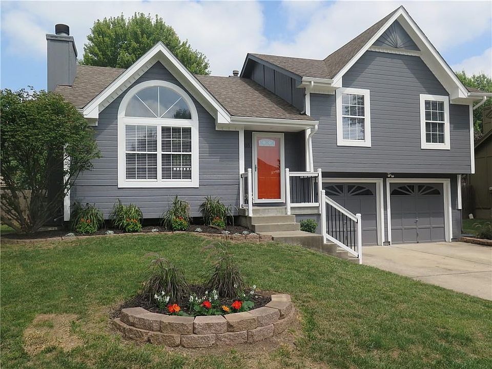 1st image of 3705 NW Hidden Pointe Dr