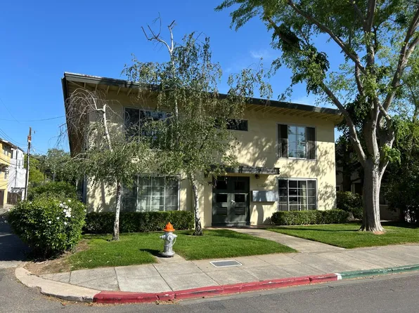 1033 39th St, Sacramento, CA 95816