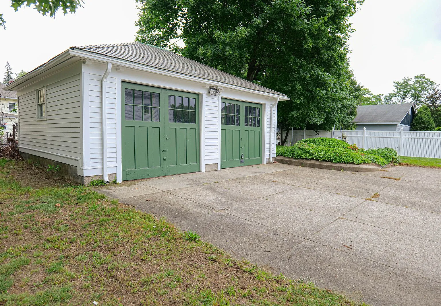 4 bed, 3257 sqft, $7,500 — Photo 2