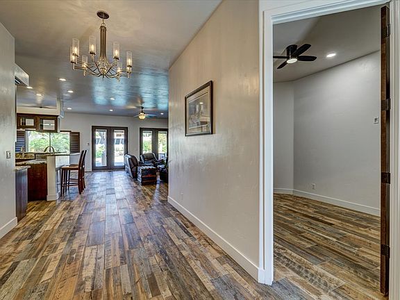 4th image of 4061 Sponson Dr