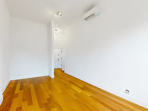 4th image of 659 10th Ave #4B