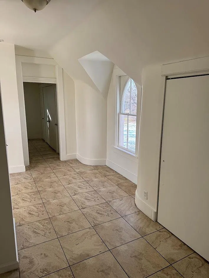 69 South Oak Street - 69 S Oak St. Apt C — Photo 3