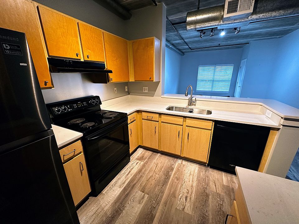 1st image of 800 Peachtree St NE APT 1114