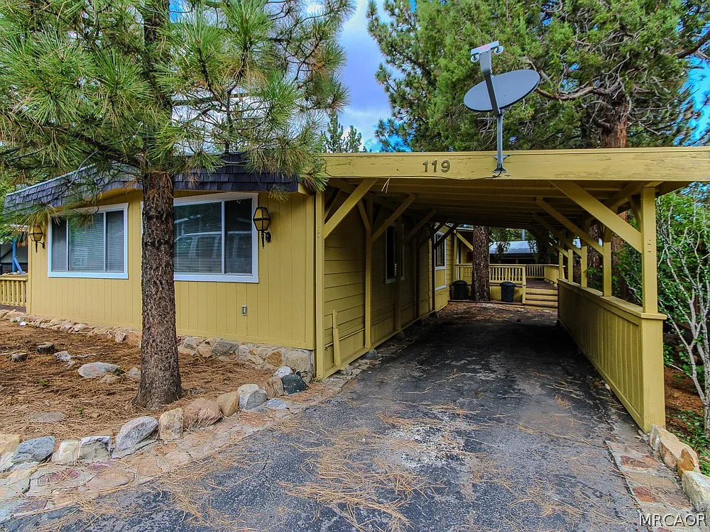 2 bed, 2.0 bath, 1576 sqft, $2,000 — Photo 2