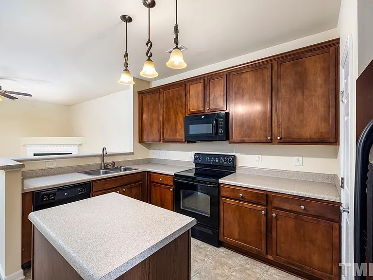 1619 Snowmass Way — Photo 3